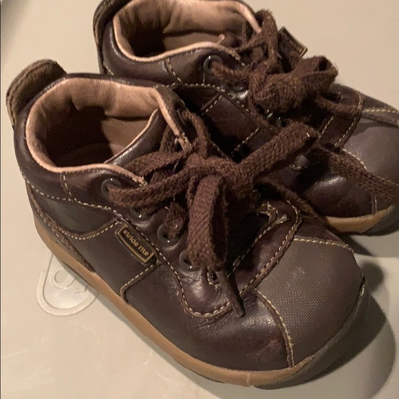 Boys shoes 5 1/2 Wide. Stride rite. EUC leather - Picture 3 of 4